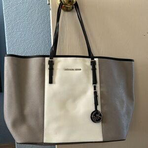 Micheal Kors Tote Purse